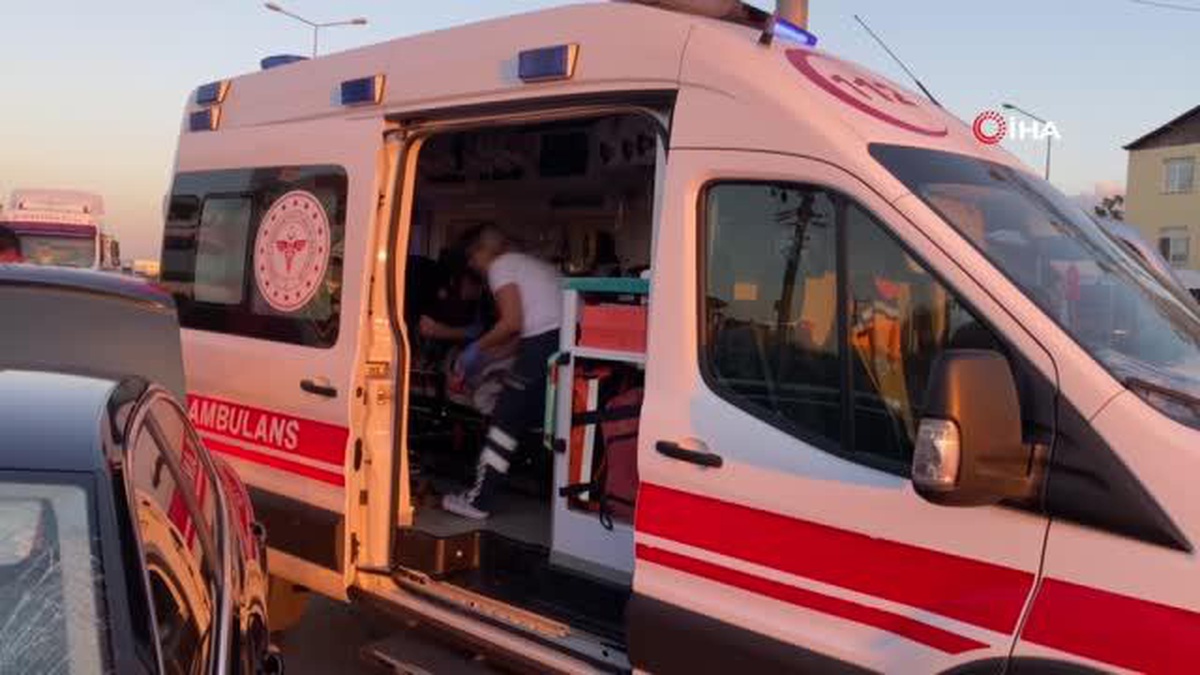 Üst geçidi kullanmadı, otomobilin çarpmasıyla ağır yaralandı