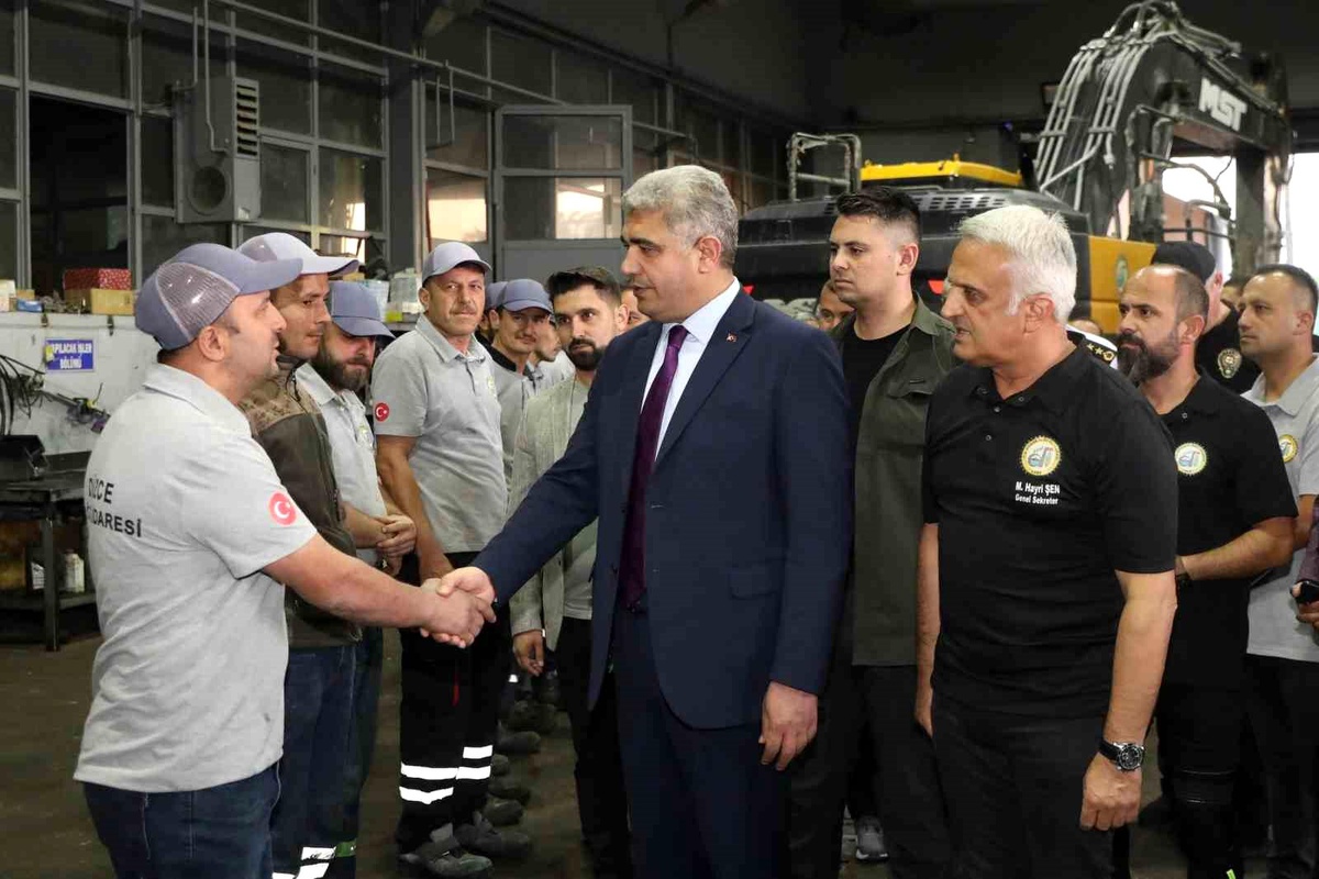 Vali Selçuk Aslan, İl Özel İdaresi çalışmalarını inceledi