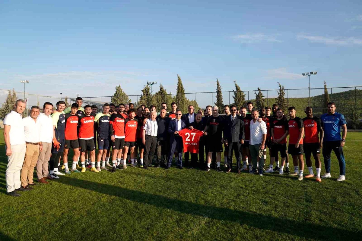 Gaziantep Valisi Kemal Çeber, Gaziantep FK\'ya moral verdi