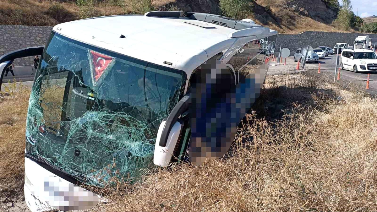 Amasya-Samsun Sınırında Yolcu Otobüsü Kaza Yaptı