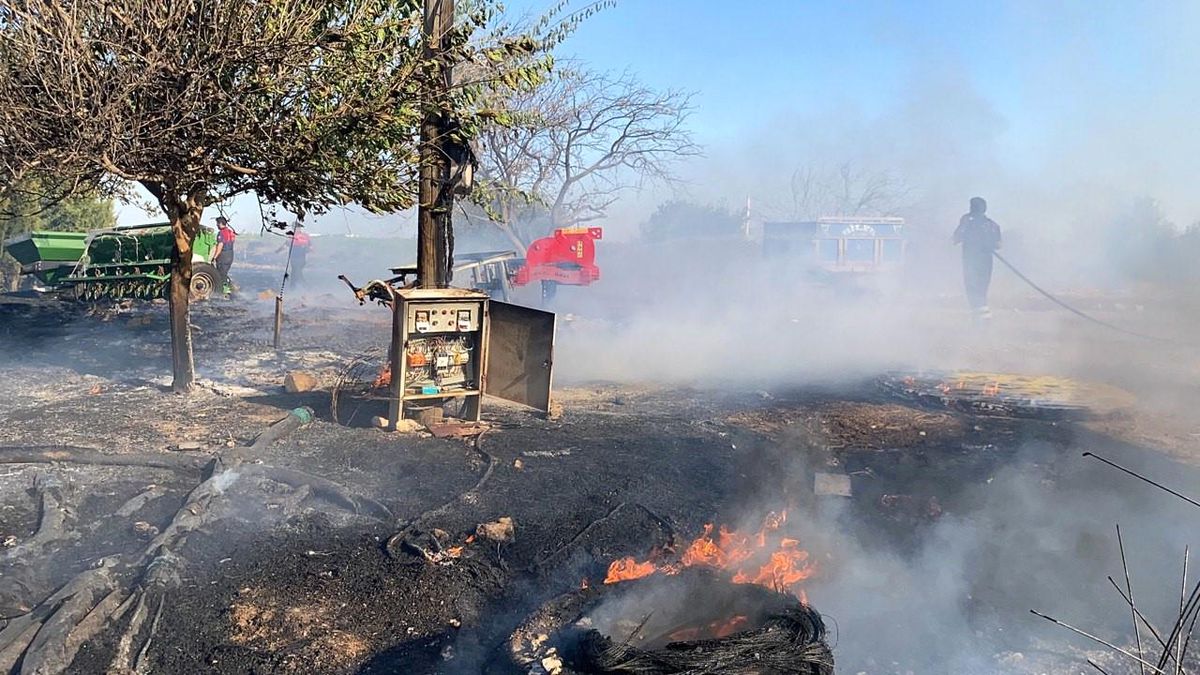Adıyaman\'da anız yangını meyve bahçesine sıçradı