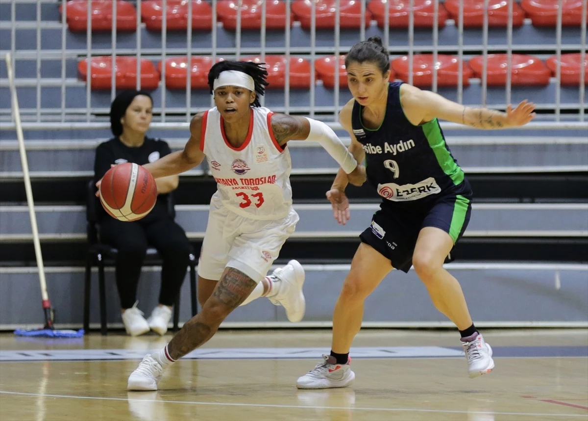 Antalya Toroslar Basketbol, Nesibe Aydın\'ı 67-58 yendi