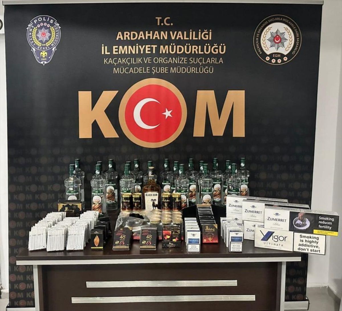 Ardahan\'da Kaçakçılık Operasyonu: Sigara, İçki ve Makaron Ele Geçirildi