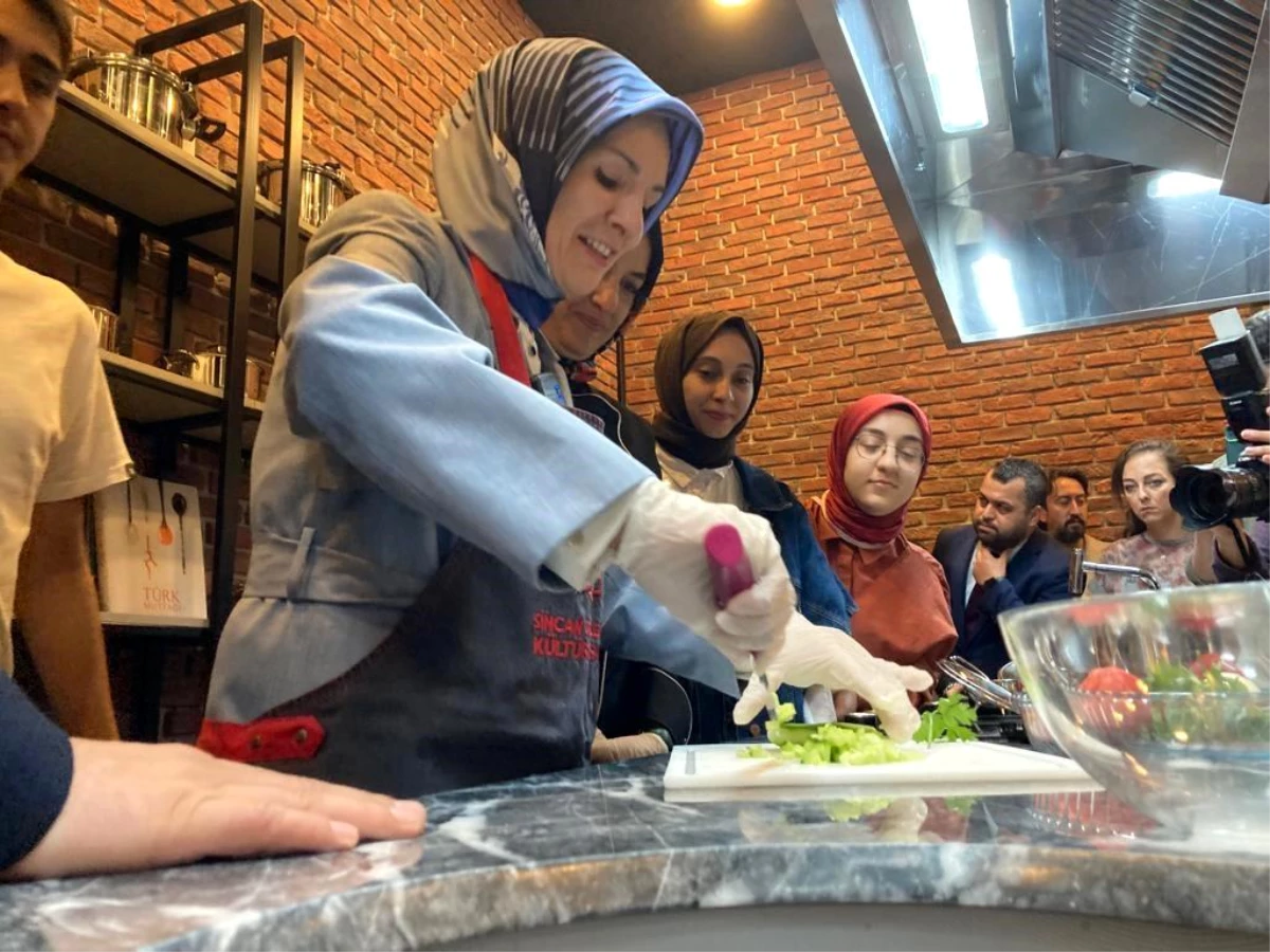 Bakan Göktaş, Sincan Belediyesi Gastro Akademi\'de öğrencilerle yemek yaptı