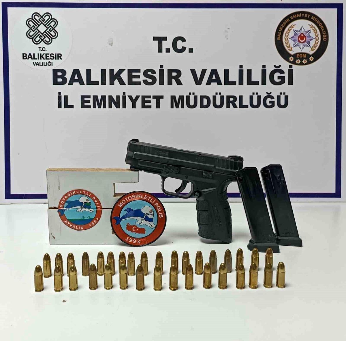 Balıkesir\'de Asayiş Uygulaması: 11 Kişi Gözaltına Alındı, 4 Şahıs Tutuklandı