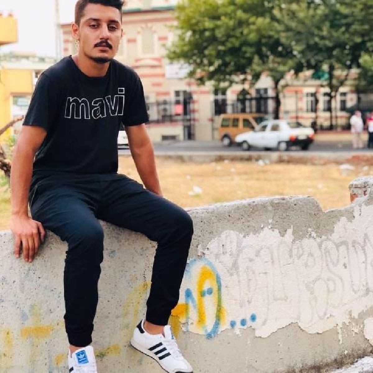 Başakşehir\'de Sosyal Medya Tartışması Kanlı Bitti