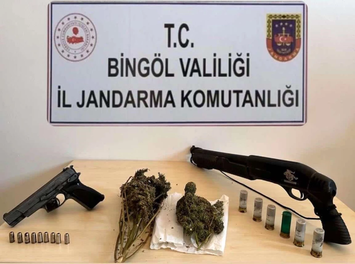 Bingöl\'de Narkoterör Operasyonunda Uyuşturucu ve Silahlar Ele Geçirildi