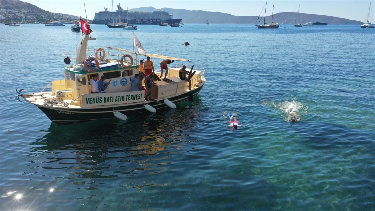 Bodrum\'da Deniz Dibi Temizliği Etkinliği