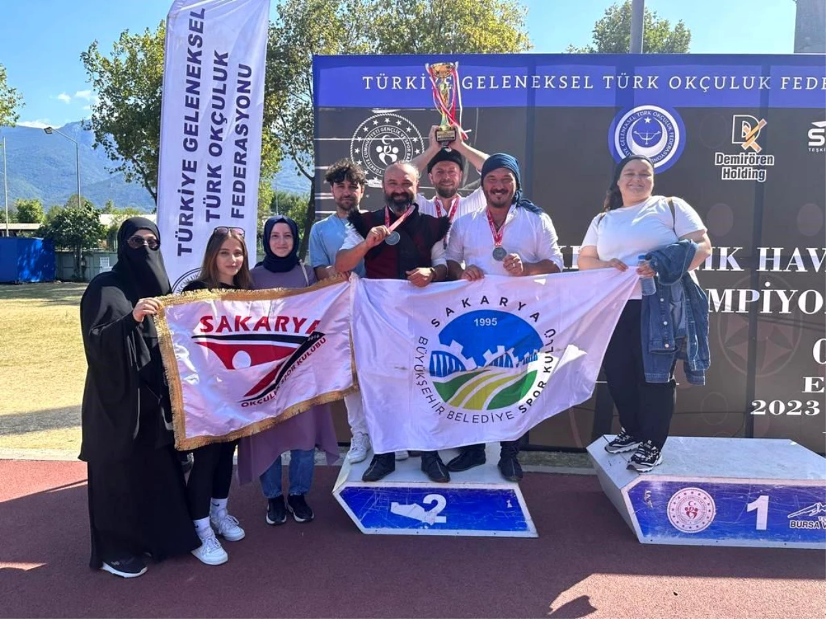 Sakarya Büyükşehir Belediyesi Spor Kulübü Atıcılık ve Okçuluk Takımı Gümüş Madalya Kazandı