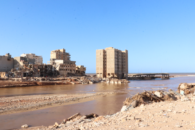 Cezayir, sel felaketiyle sarsılan Libya'ya yardım için hava köprüsünü faaliyete geçiriyor