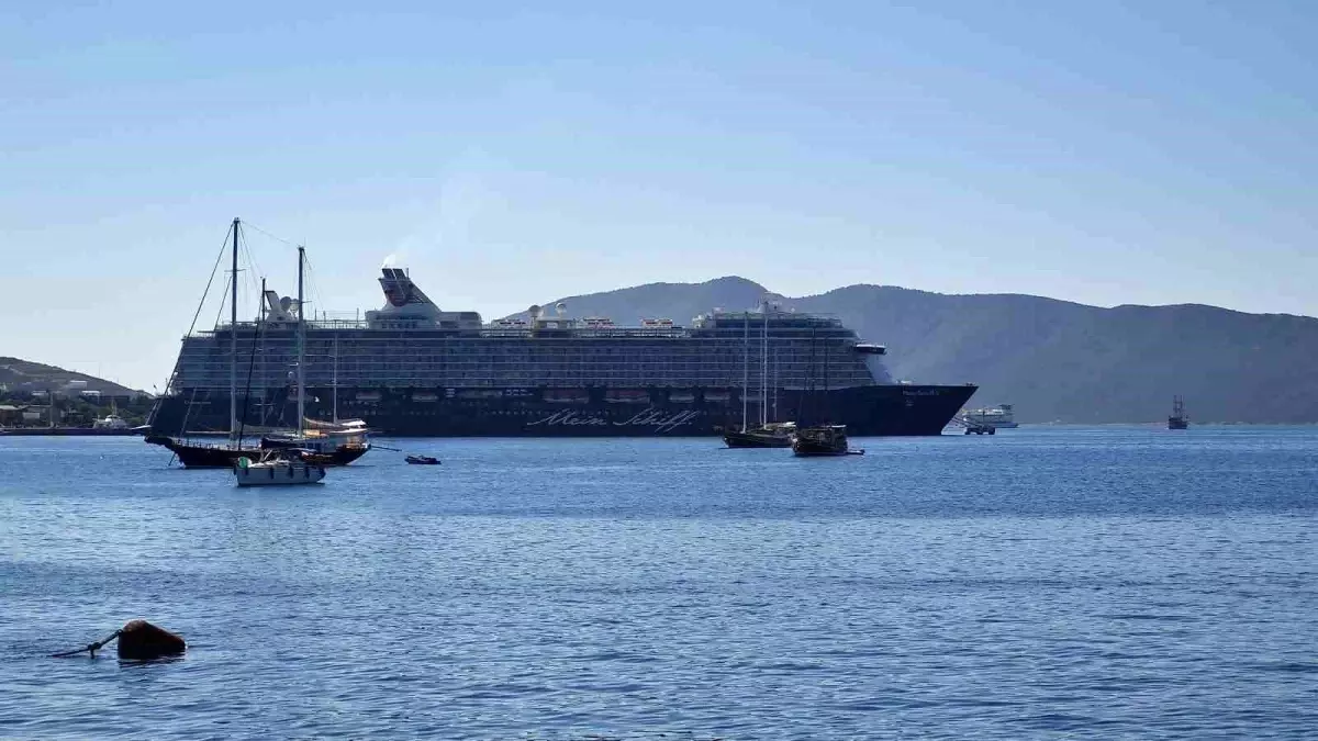 Mein Schiff 5 Bodrum\'a 2 bin 601 yolcu getirdi