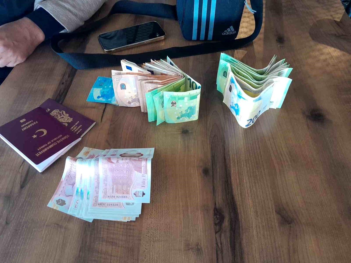 Karapınar\'da Unutulan Çanta Polise Teslim Edildi