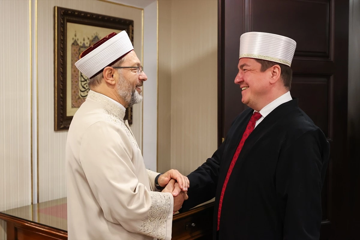 Diyanet İşleri Başkanı Ali Erbaş, Polonya Müslümanları Dini İdare Başkanı Tomas Miskiyeviç ile bir araya geldi