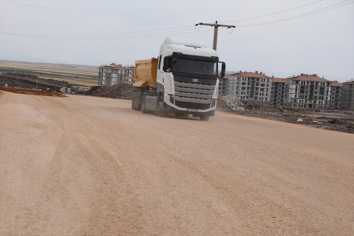 Diyarbakır\'da Çarçıra Bulvarı\'nda yol bakım ve onarım çalışmaları başladı