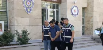 Taksi Şoförü ve Kadın, Yaşlı Adamı Dolandırdı