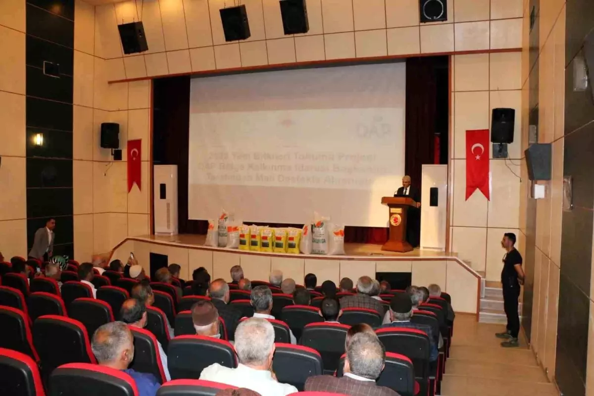 DAP Bölge Kalkınma İdaresi, çiftçilere yem bitkileri tohumu dağıttı
