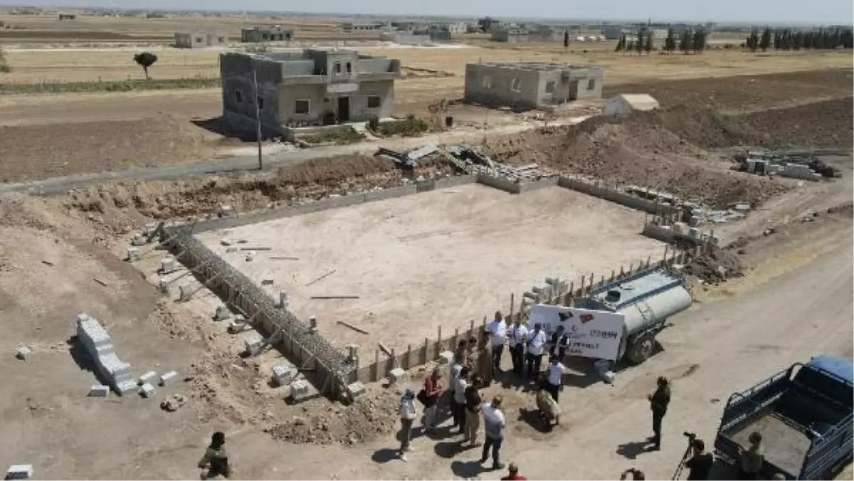 İHH ve Bosna kurumları Suriye\'de depremzedelere yardım için temel attı