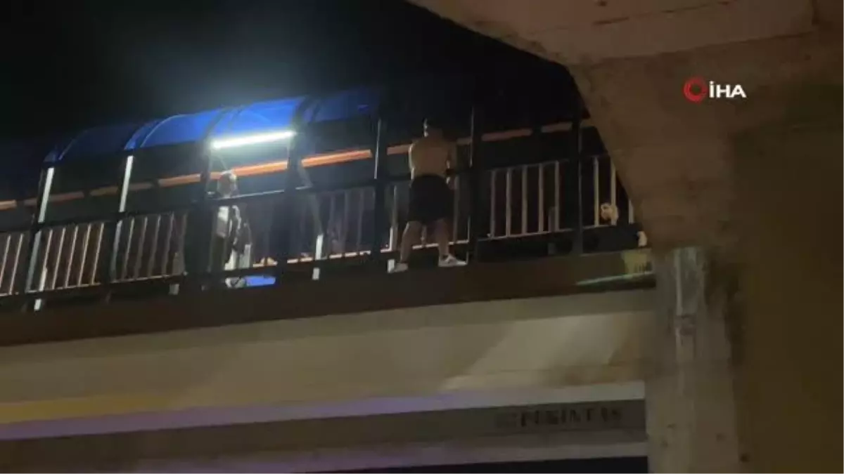 Polis, intihara kalkışan genci ikna etti