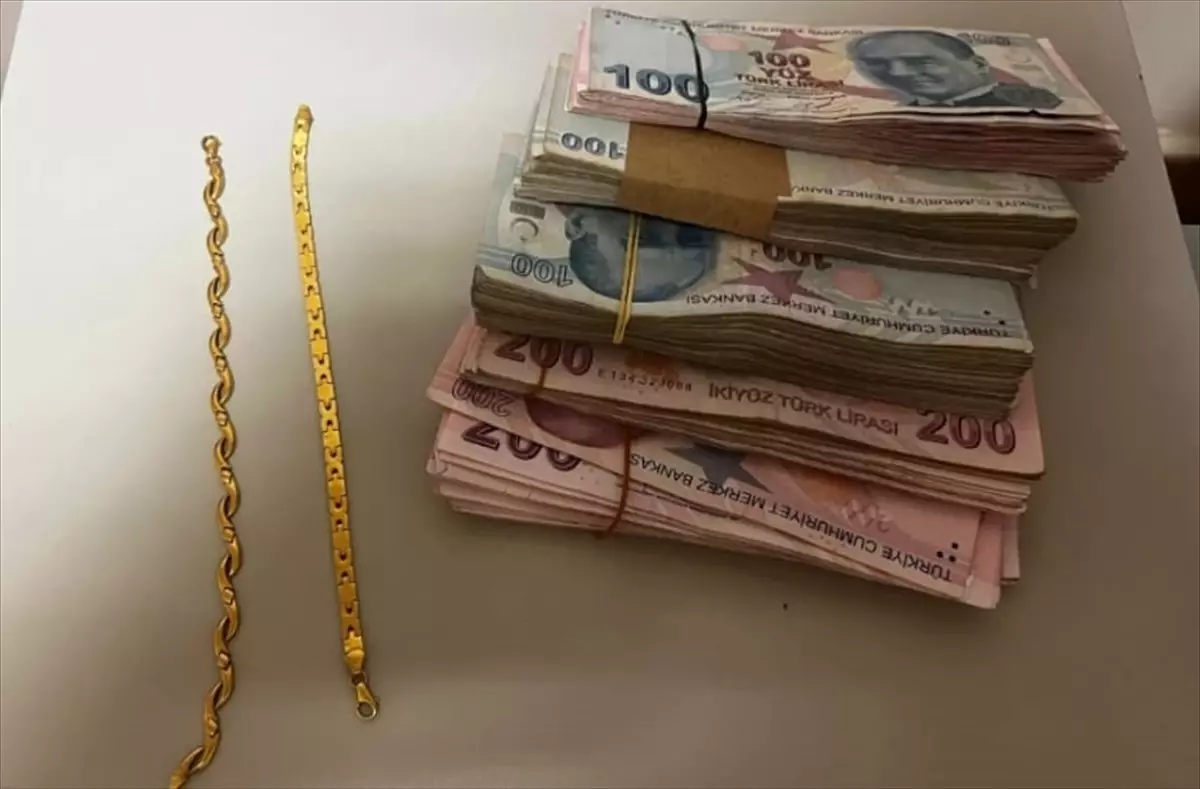 İskenderun\'da iş yerinden hırsızlık yapan 2 şüpheli yakalandı