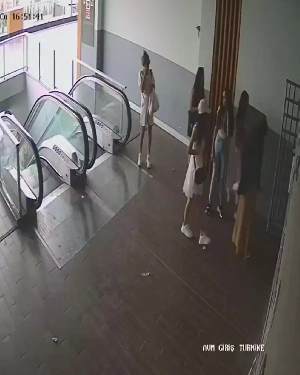 İstanbul'da Ziynet Eşyası Hırsızlığı Yapan 5 Kadın Yakalandı