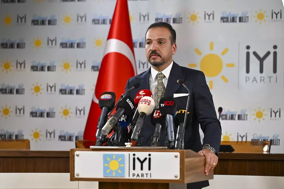 İYİ Parti Sözcüsü Zorlu, basın toplantısı düzenledi Açıklaması