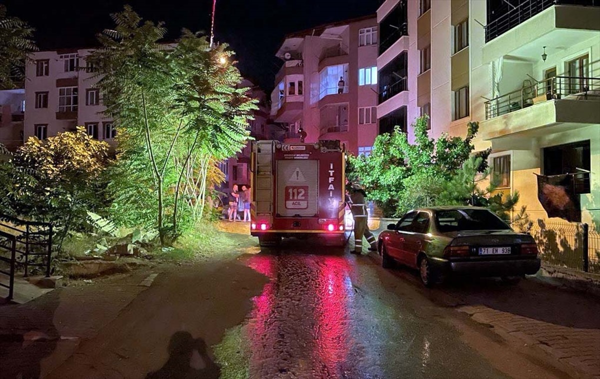 Kırıkkale\'de park halindeki taksi kundaklandı