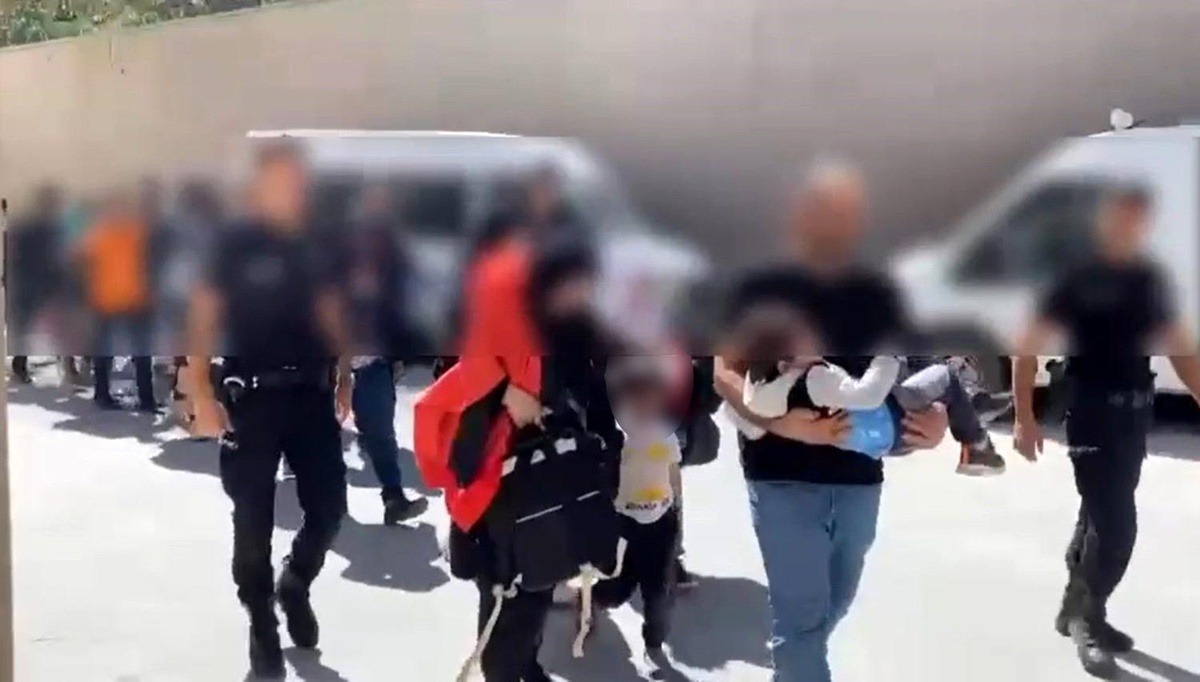 Kuşadası\'nda 44 düzensiz göçmen yakalandı