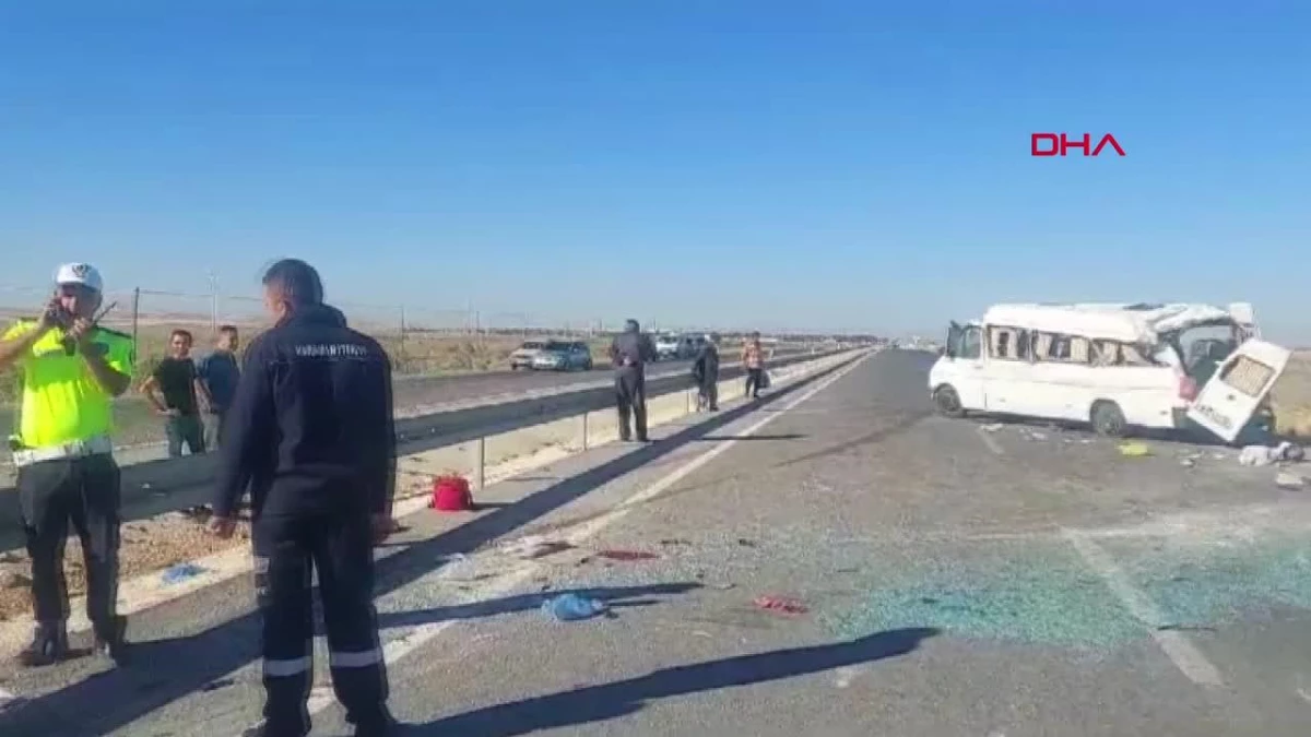 Karaman\'da minibüs kazası: 1 ölü, 11 yaralı