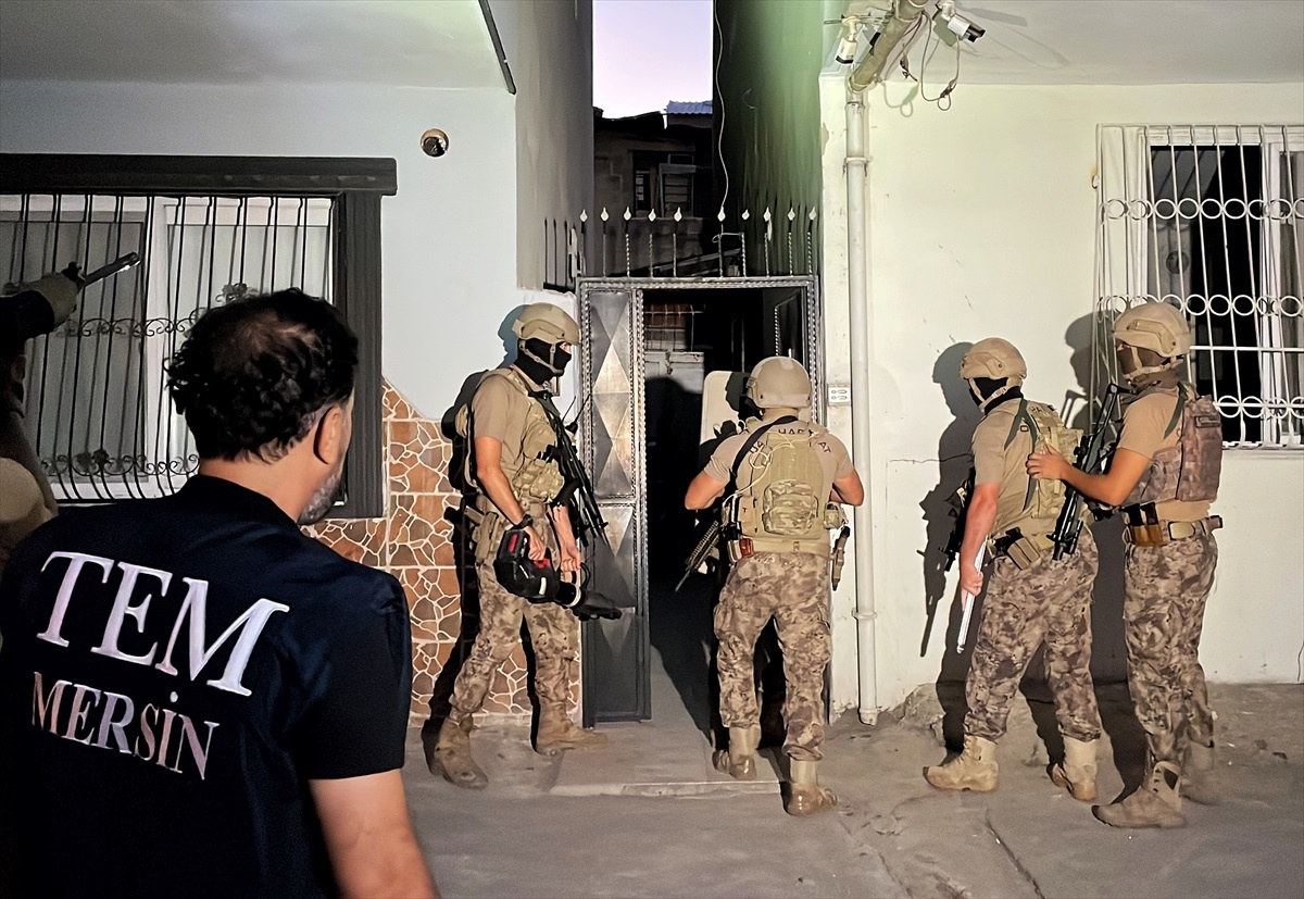 Mersin\'de Terör Örgütlerine Yönelik Operasyon: 4 Şüpheli Yakalandı
