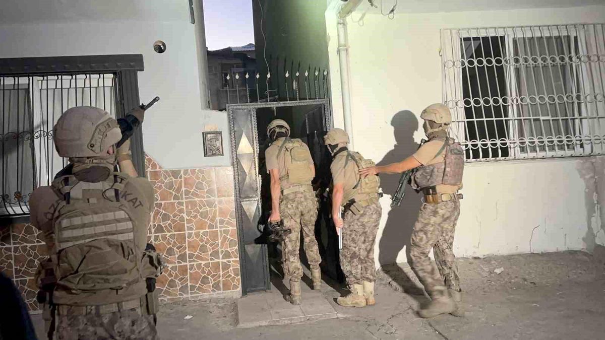 Mersin\'de DEAŞ, PKK/KCK ve FETÖ\'ye operasyon