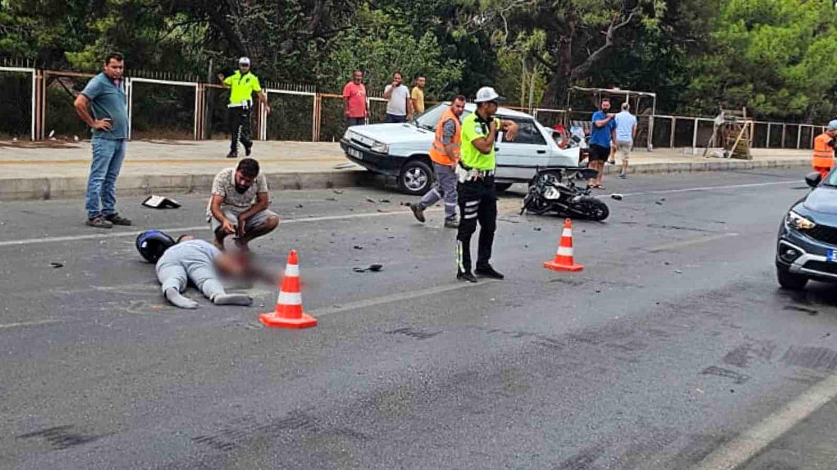 Mersin\'de motosiklet otomobile çarptı, Rus sürücü ağır yaralandı