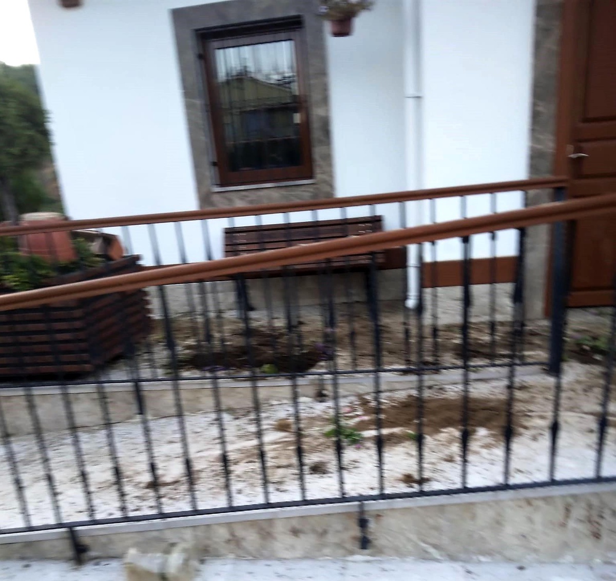 Denizli Buldan\'da Muhtarlık Bahçesine Saldırı