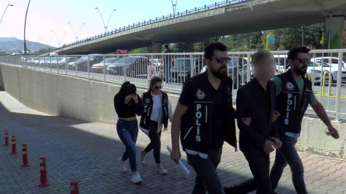 Kayseri\'de 2 Şahıs Uyuşturucuyla Yakalandı
