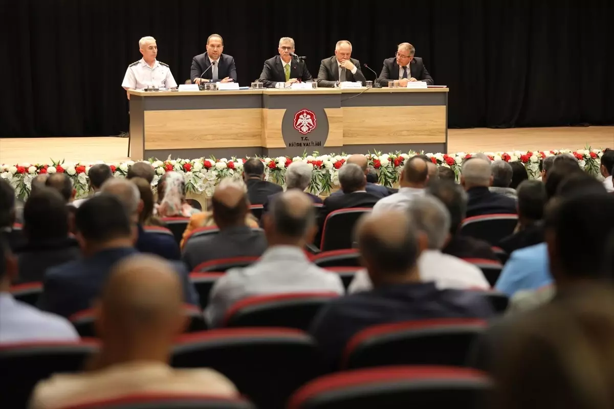 Niğde\'de 2023-2024 Eğitim Öğretim Yılı Okul Güvenliği Toplantısı Gerçekleştirildi