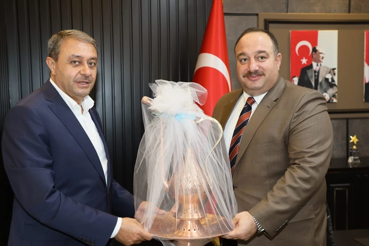 Şanlıurfa Valisi Hasan Şıldak, Viranşehir Belediyesi\'ni ziyaret etti