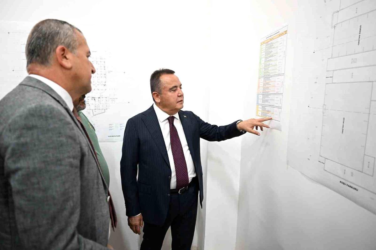 Antalya\'da Sedir Spor Kompleksi\'nin çalışmaları denetlendi