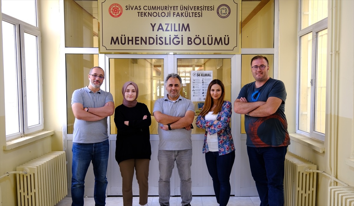 Yazılım Mühendisliği Öğrencileri İlgi Gösteriyor