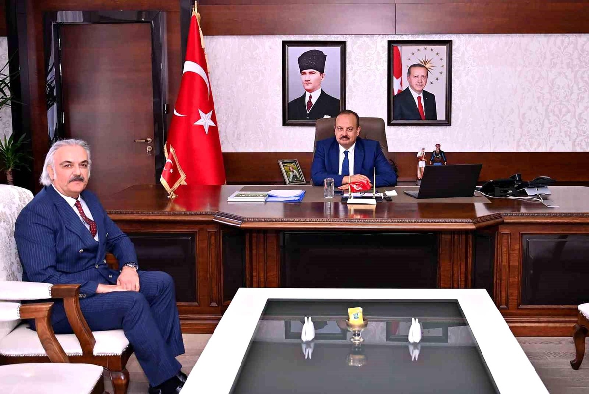 Söke Kaymakamı Ali Akça, Vali Yakup Canbolat\'ı ziyaret etti