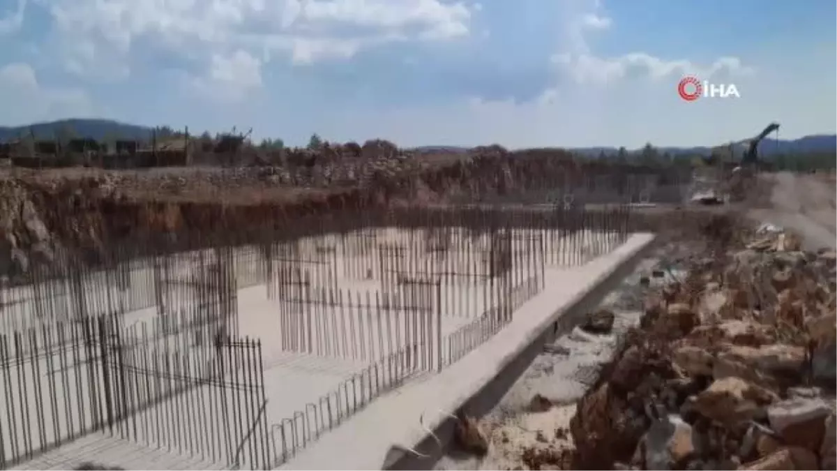 TOKİ Menteşe 3. etap sosyal konutların temel inşaatı tamamlanıyor