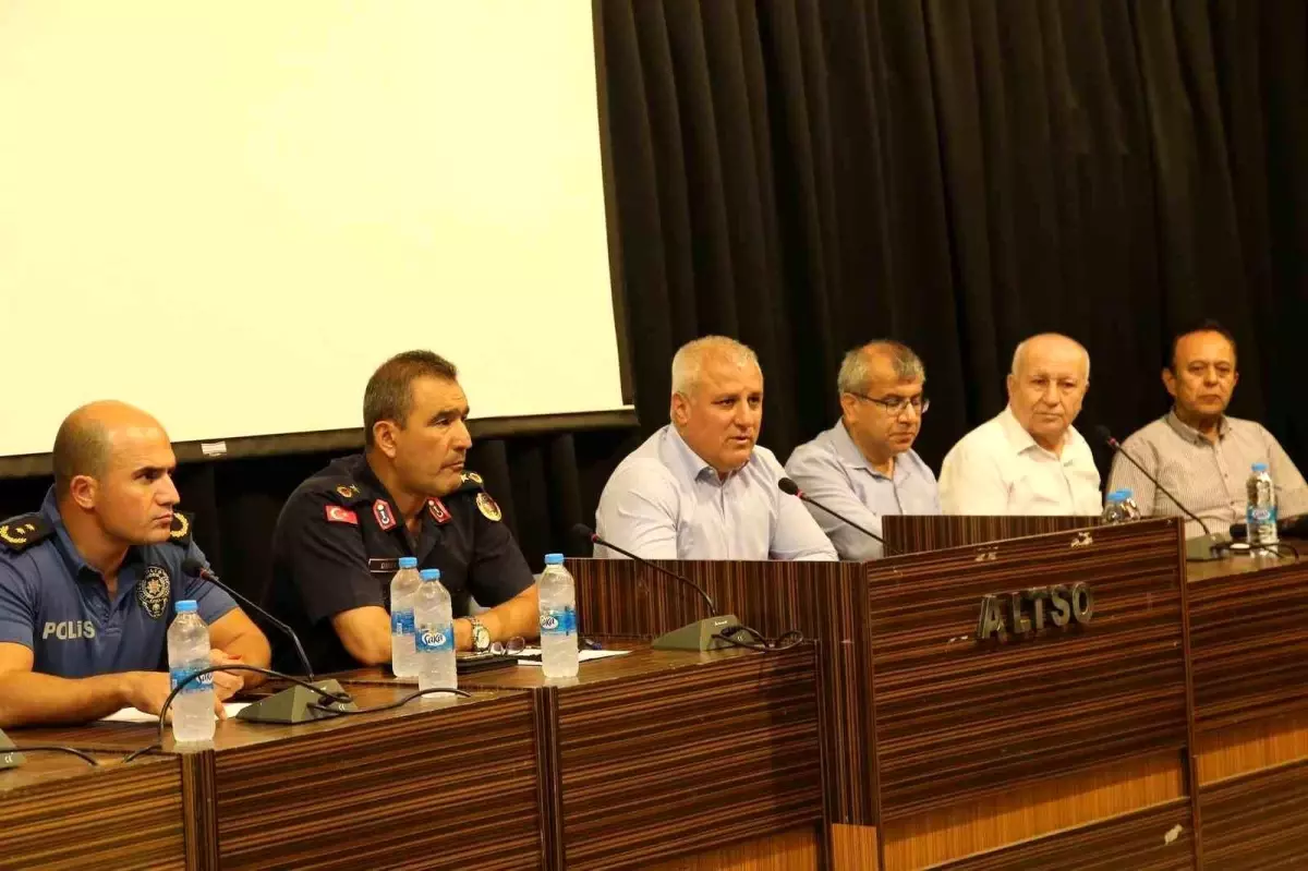 Alanya\'da safari kazalarıyla ilgili sektörün sorunları ve çözüm önerileri ele alındı