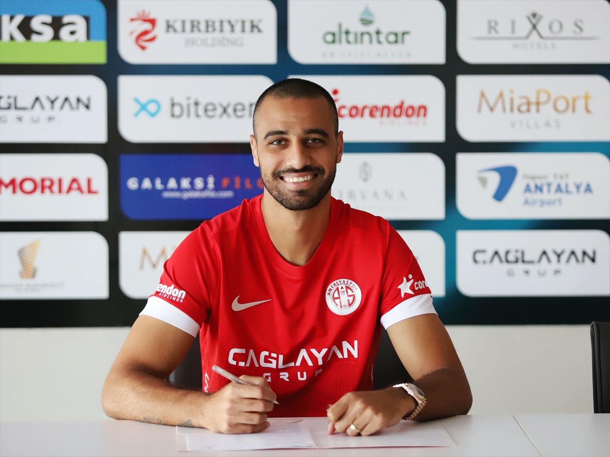 Bitexen Antalyaspor, Ramzi Safuri ile sözleşme imzaladı