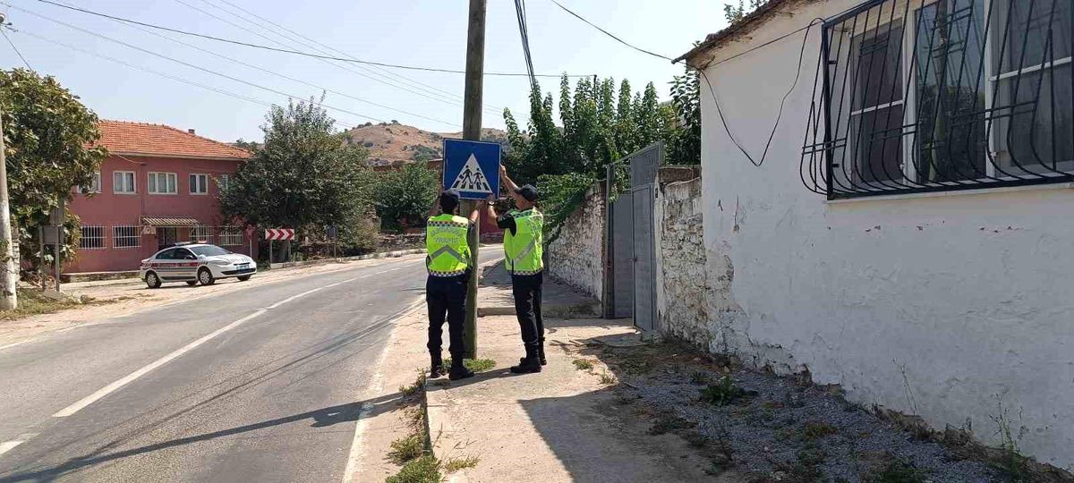 Aydın\'da Okul Levhaları Kontrol Edildi