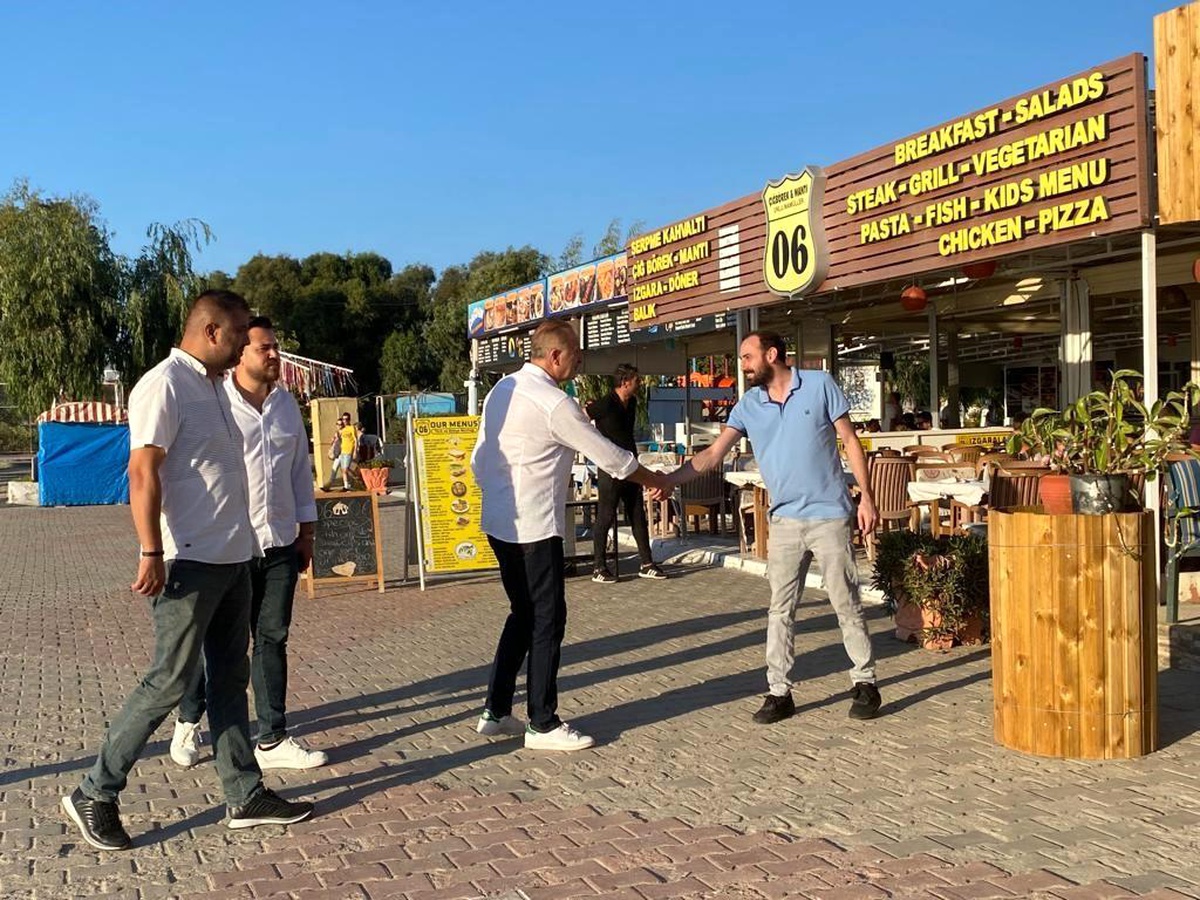 Didim Belediye Başkanı A.Deniz Atabay, Mavişehir Mahallesi\'nde Vatandaşlar ve Esnafla Buluştu