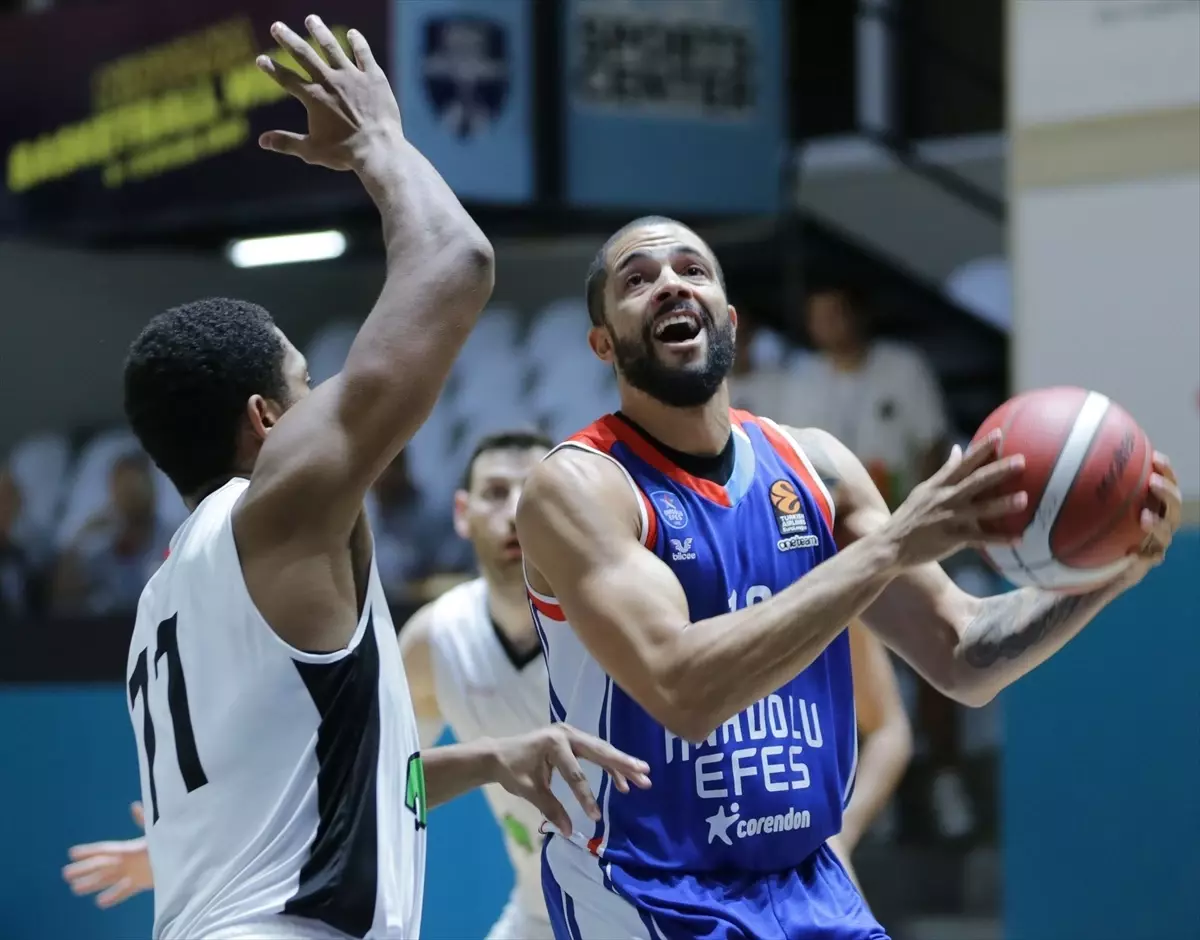 Anadolu Efes, Beşiktaş\'ı 68-59 mağlup etti