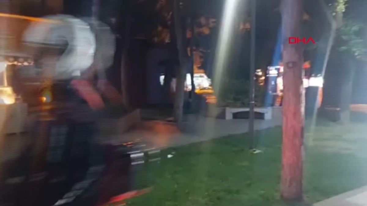 Diyabet Hastası Genç Kıza Polislerden Sürpriz Doğum Günü