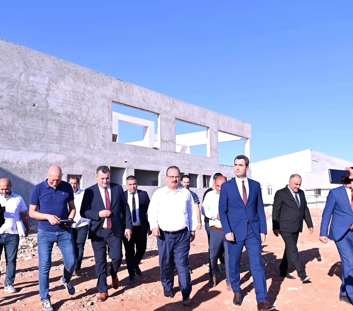 Didim\'de Gençlik Merkezi ve Yarı Olimpik Yüzme Havuzu İnşaatı Sona Yaklaşıyor