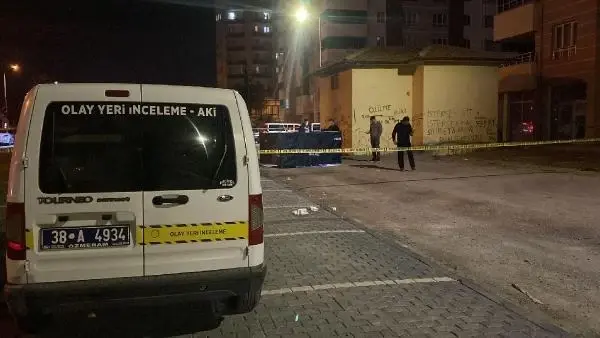 Kayseri'de 18 yaşındaki genç kız iş çıkışı sokak ortasında vurularak öldürüldü