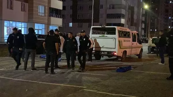 Kayseri'de 18 yaşındaki genç kız iş çıkışı sokak ortasında vurularak öldürüldü