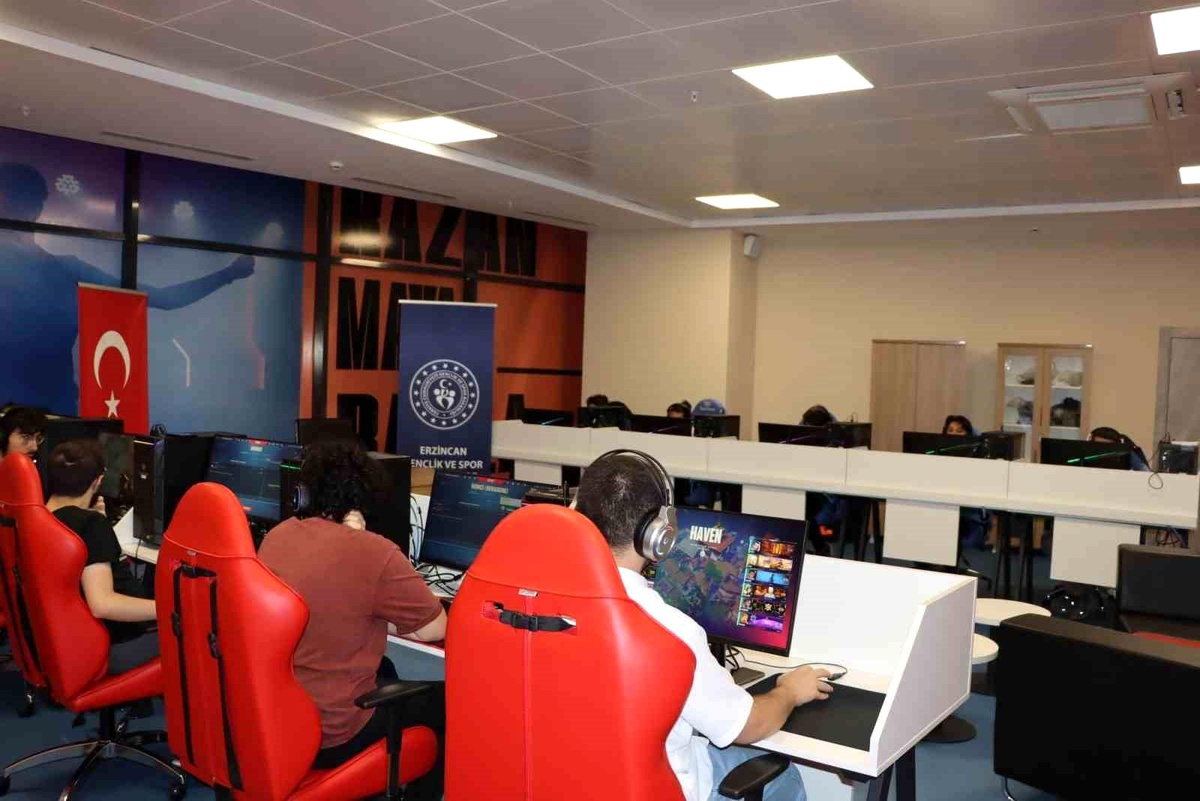 Erzincan Gençlik ve Spor İl Müdürlüğü\'nden gençlere e-spor atölyesi
