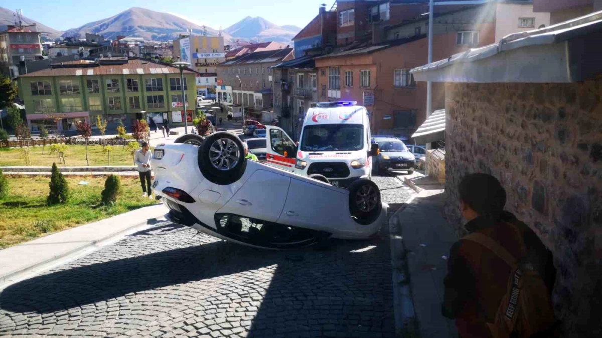 Erzurum\'da araç takla attı